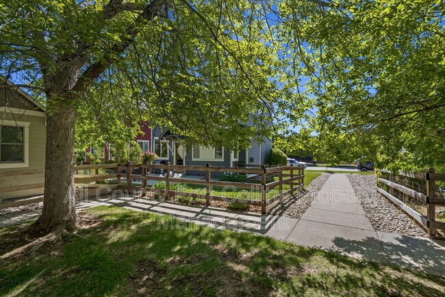 Building Photo - 2333 Windrow Dr