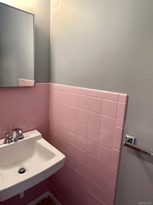 Building Photo - 3917 Whispering Hills Dr