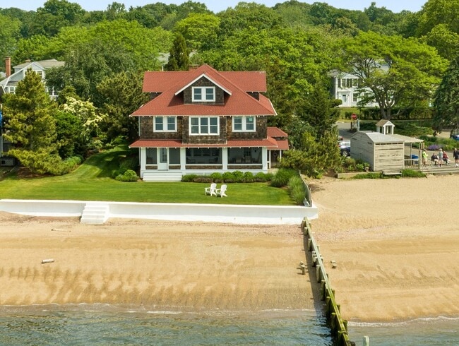Building Photo - 118 Middle Beach Rd