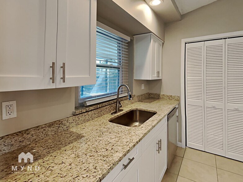 Building Photo - 5220 Juliet Ct