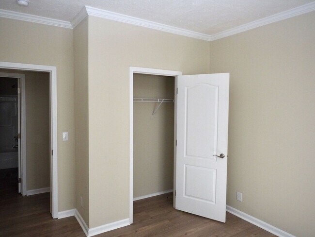 Building Photo - Charming Country Three-Bedroom Two-Bathroo...