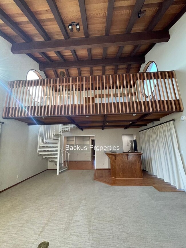 Building Photo - Recently remodeled three bedroom home in T...