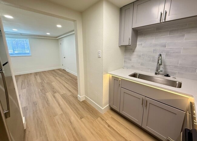 Building Photo - 1364 Lafayette St