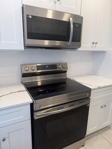 Building Photo - 6525 Renwick Dr