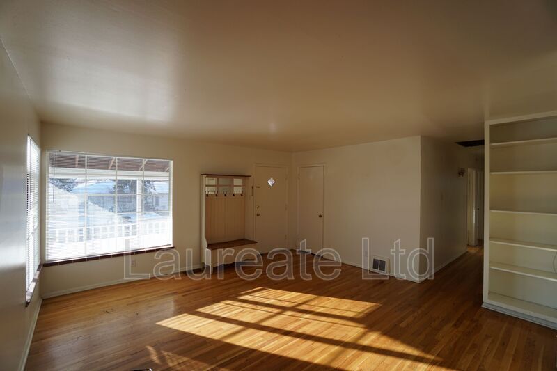 Building Photo - 1818 S Dahlia St