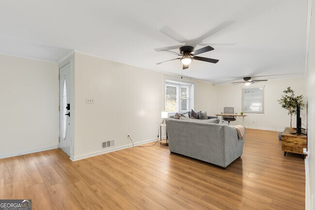 Building Photo - 920 Vfw Dr