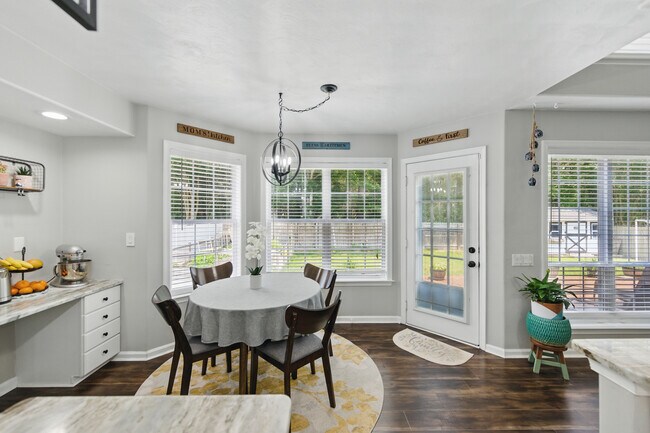 Building Photo - 2641 Springhaven Dr