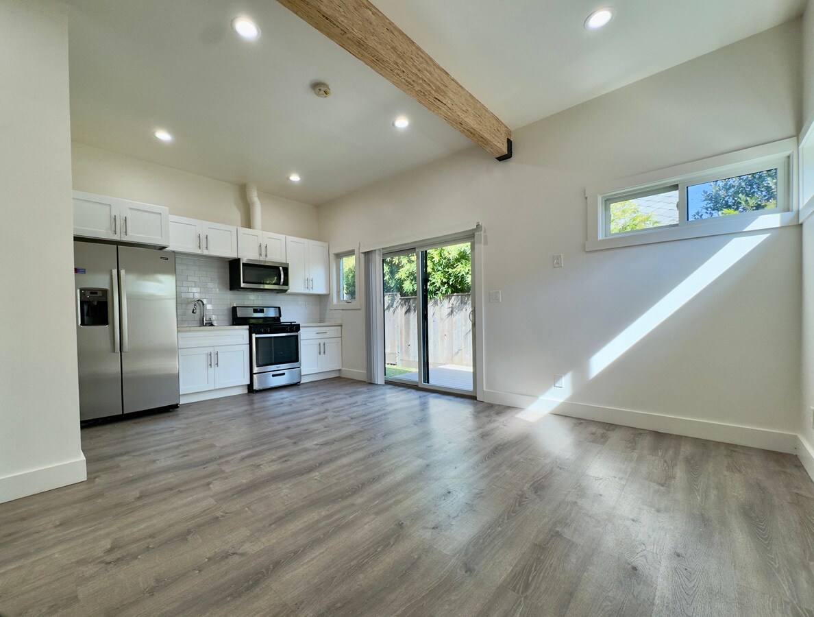 Building Photo - 1038 62nd St