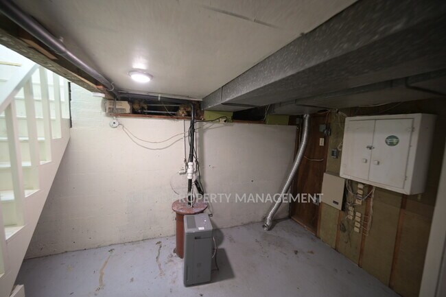 Building Photo - 3 bed 1 bath home in Port Angeles