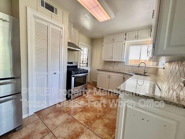 Building Photo - 5721 El Campo Ave