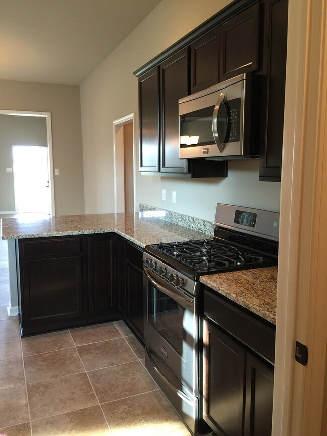 Building Photo - New Lake Front Home in Magnolia Lakes off ...