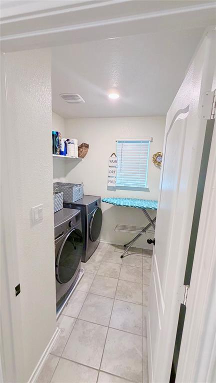 Building Photo - 1009 Brambles Dr