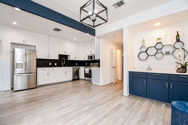 Building Photo - 2626 Bering Dr