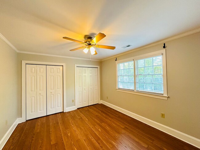 Building Photo - WHISPER CREEK - MOVE IN SPECIAL - $750 OFF...