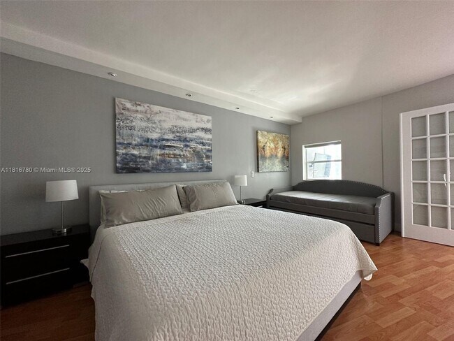 Building Photo - 5401 Collins Ave