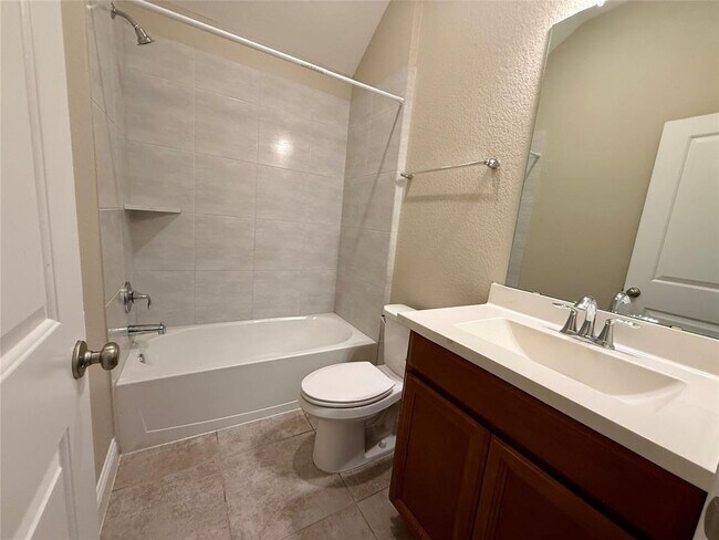 Building Photo - 18211 County Shores Ln
