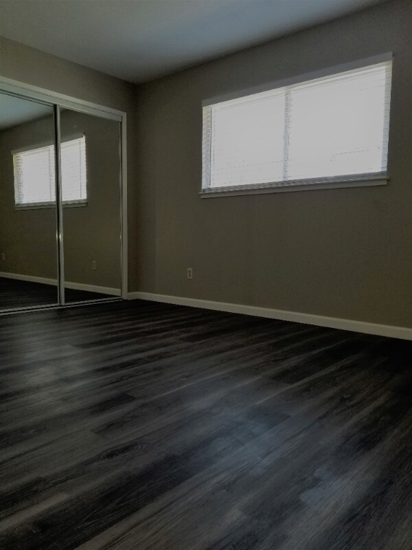 Building Photo - 2116 10th St