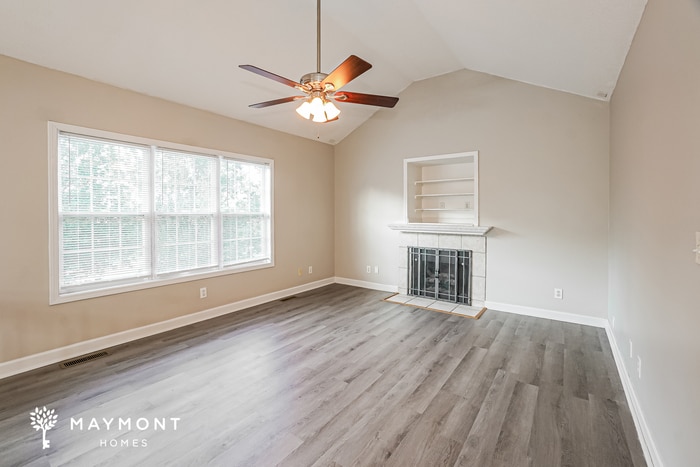 Building Photo - 829 Buckhorn Dr
