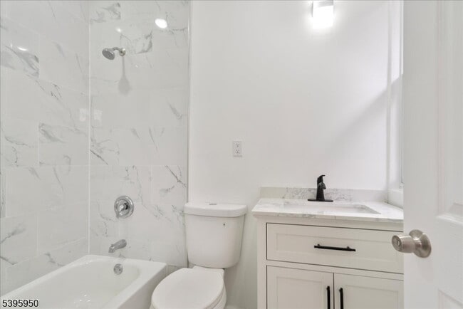 Building Photo - 813 S 12th St