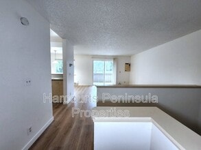 Building Photo - 45 NE Torval Canyon Rd
