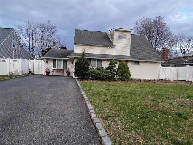 Building Photo - 93 Cherry Ln