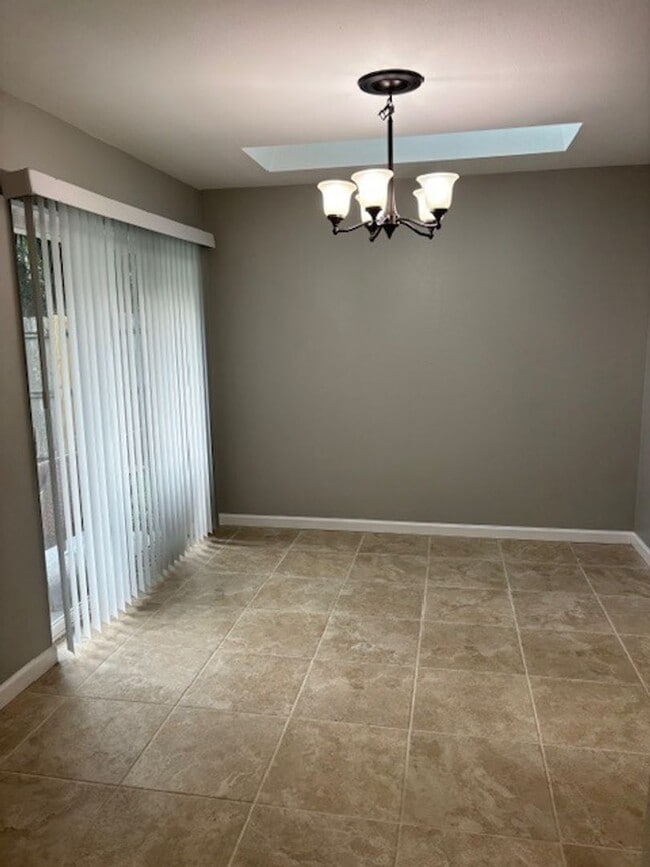 Building Photo - 120 Hardin Pl