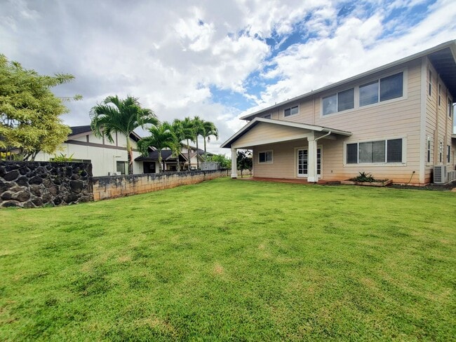 Building Photo - For Rent | 4 Bedroom, 3 Bathroom house with 2 Car Garage