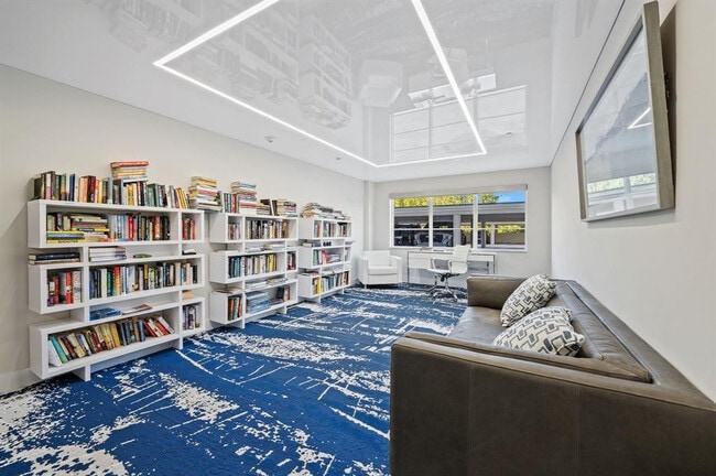 Building Photo - 340 Sunset Dr