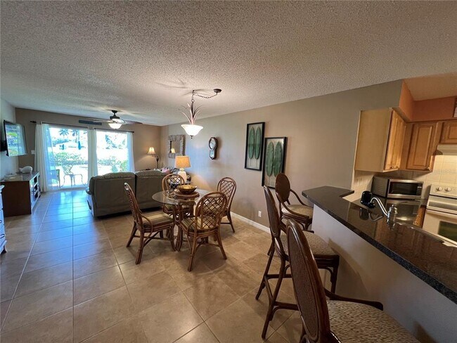 Building Photo - 6100 Bahia Del Mar Cir