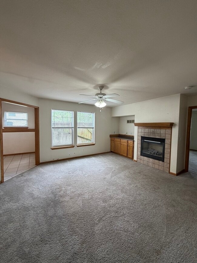 Building Photo - 2105 S 5th St