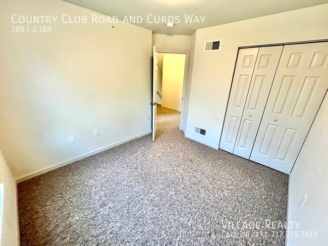 Building Photo - 721 Country Club Rd