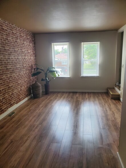 Living room - 623 Bohland Ave