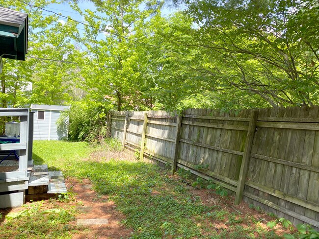 Building Photo - 606 S Webber St