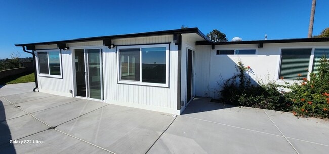 Building Photo - Freshly remodeled, 4 bedroom 2 bath house ...