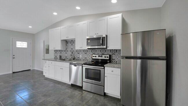 Building Photo - 542 Thorain Blvd