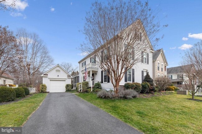 Building Photo - 6603 Forsythia St