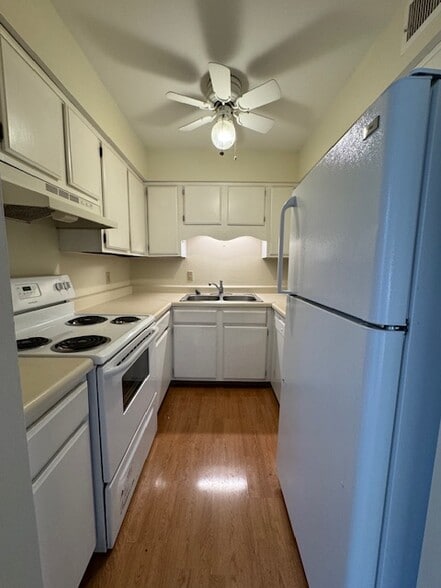 Kitchen - 601 Boyd Mill Ave