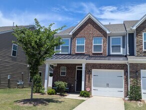 Building Photo - 3 Bedroom Townhouse in Harrisburg with Garage
