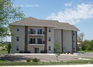 Building Photo - 902 NE Deer Creek Dr