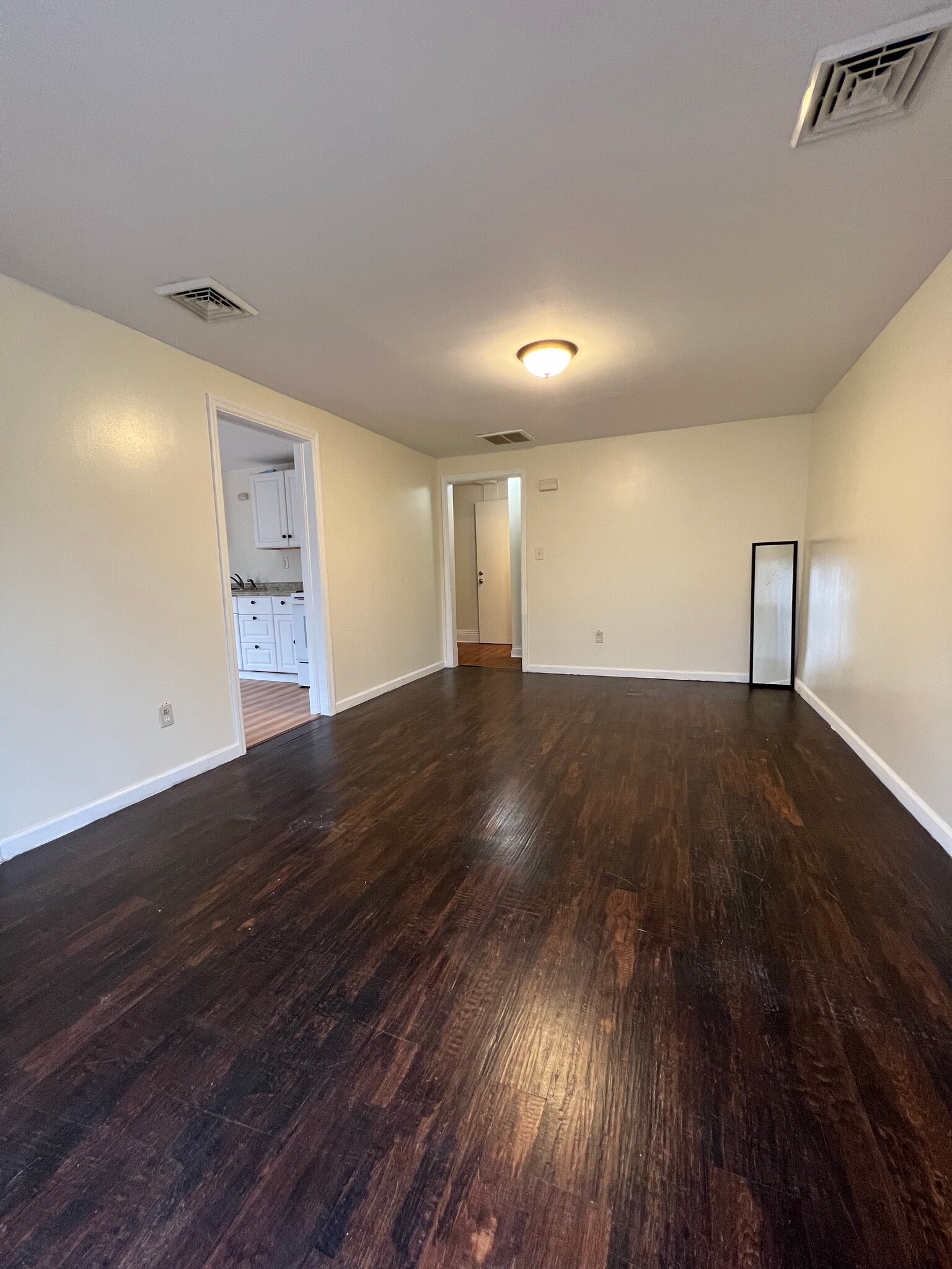 Building Photo - 421 NY-146