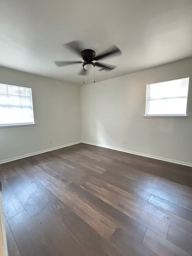 Building Photo - 27 Meldia Dr