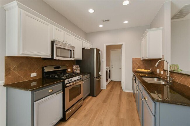 Building Photo - 1420 Huckleberry Ln