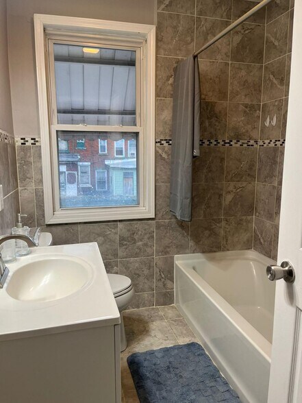 Building Photo - 516 Belgreen Pl
