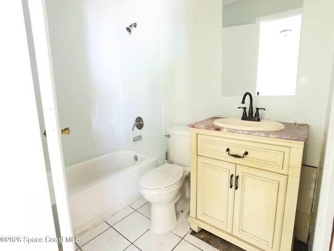 Building Photo - 317 Pineda St