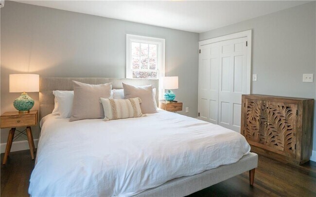 Building Photo - 118 Ruggles Ave