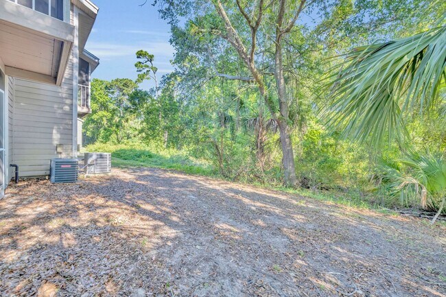 Building Photo - UCF Condo Utilities included