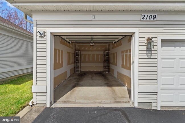 Building Photo - 2150 Troon Overlook