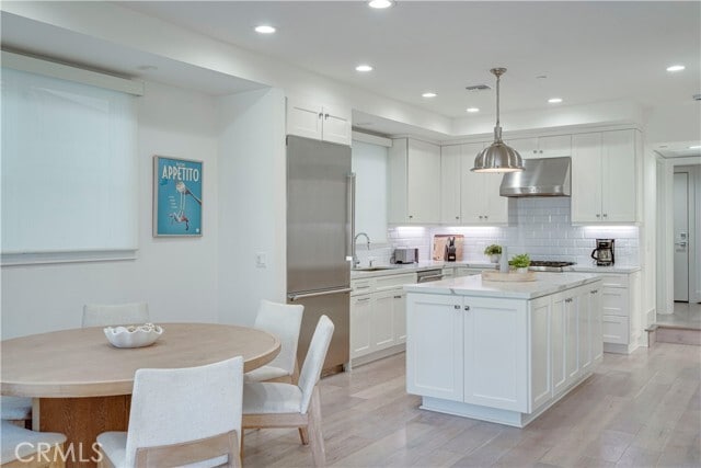 Building Photo - 608 Heliotrope Ave