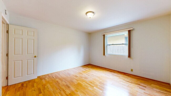 Building Photo - 1426 3rd St
