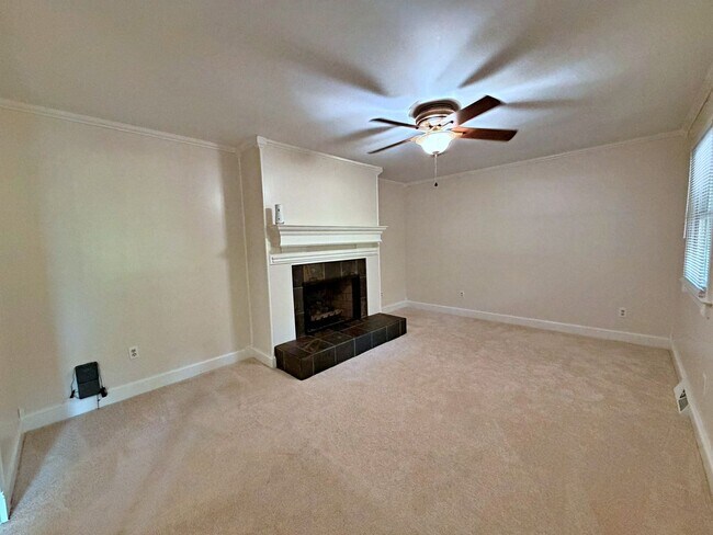 Building Photo - 8800 Sedbergh Dr